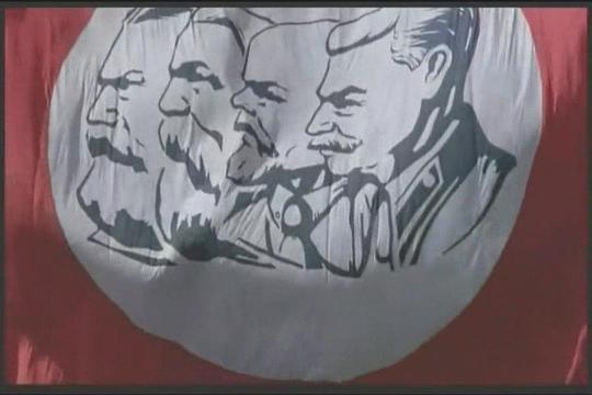 劫后余生/休战的天空剧照