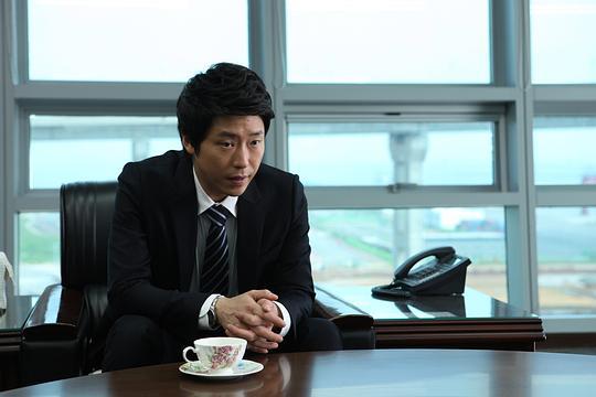 二楼的恶棍剧照