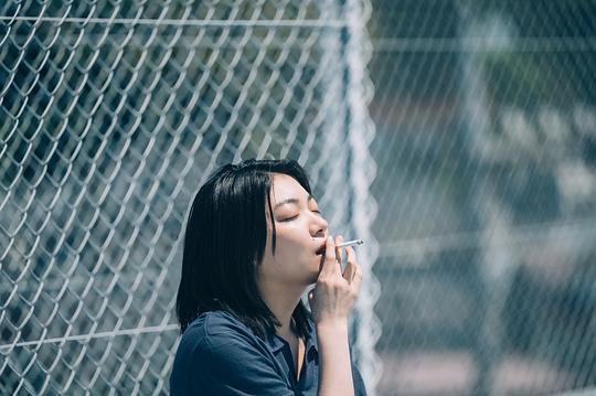 不愿恋爱的雀斑小姐剧照