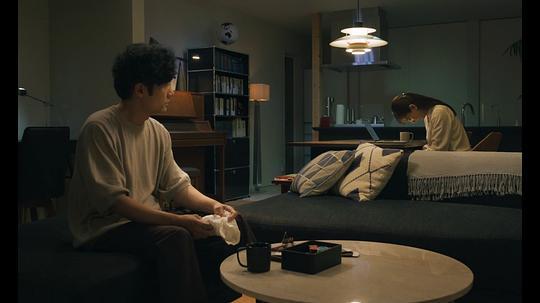 在窗边剧照