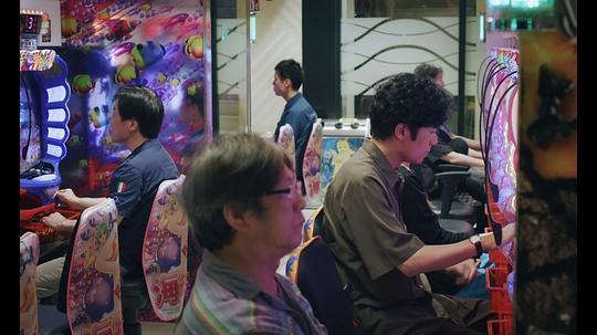 在窗边剧照