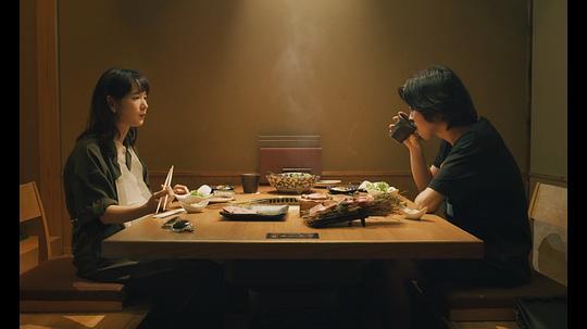 在窗边剧照