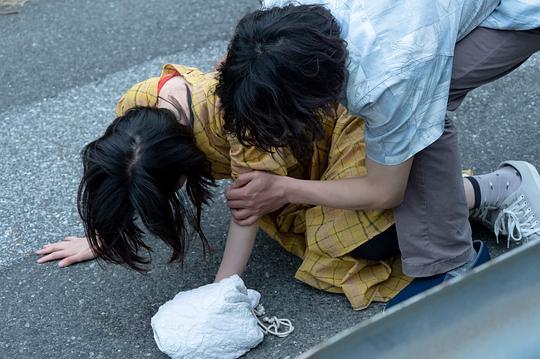 生而抱歉剧照